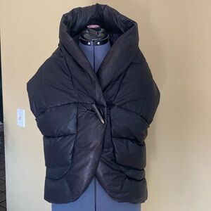 All saints puffer vest in good used condition. Sold out in the store